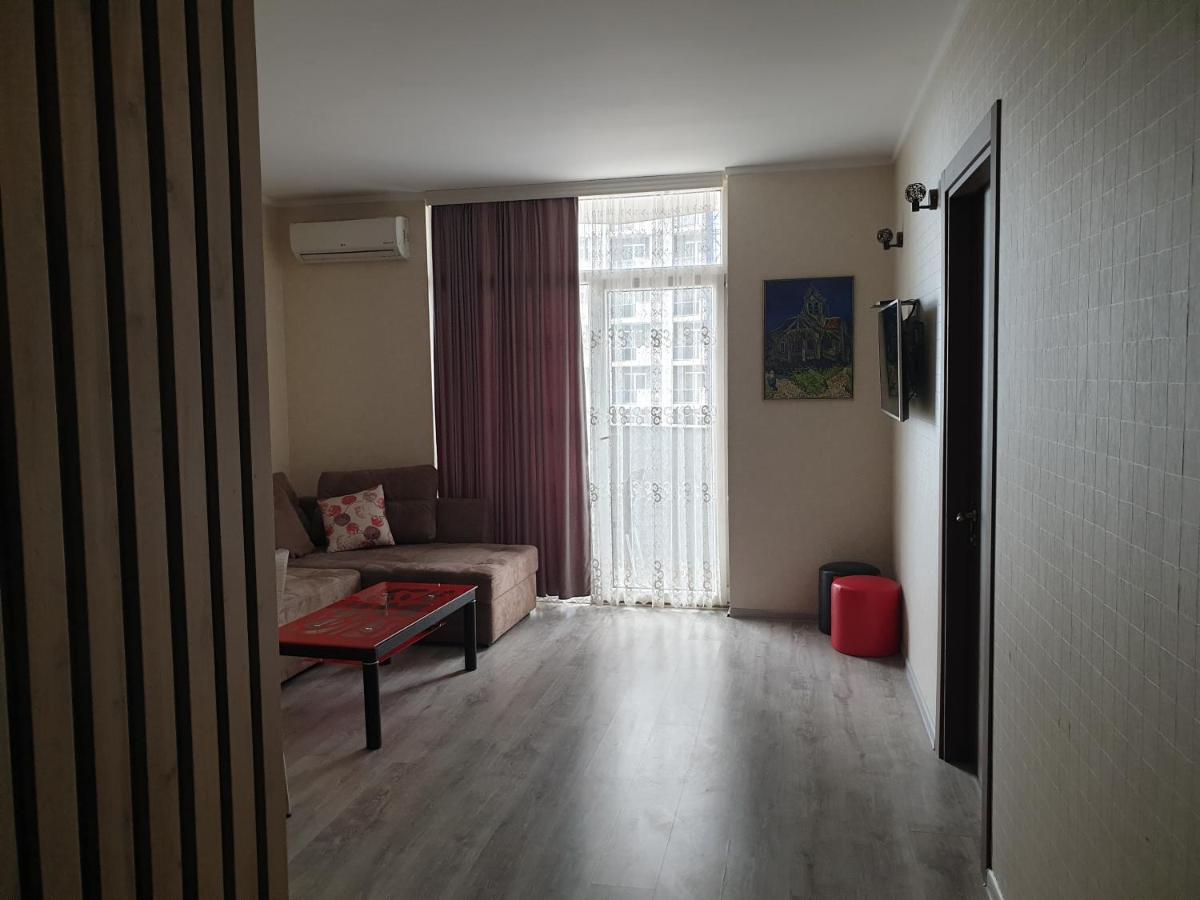 Lia'S Apartment In Orbi Batumi Exterior photo