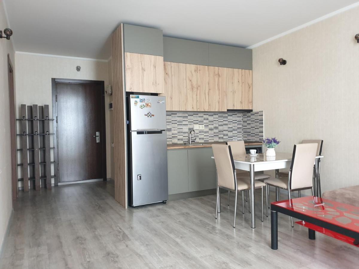 Lia'S Apartment In Orbi Batumi Exterior photo